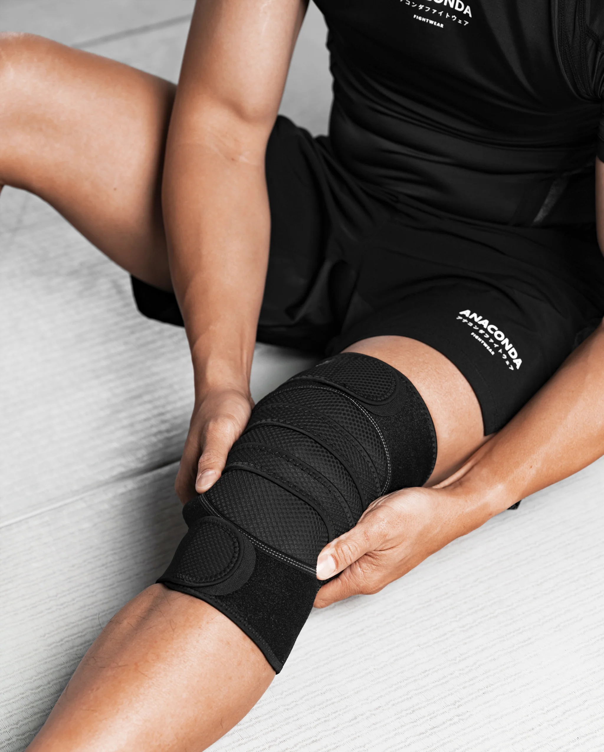 Anaconda Ice Recovery Knee Wrap - Image 3